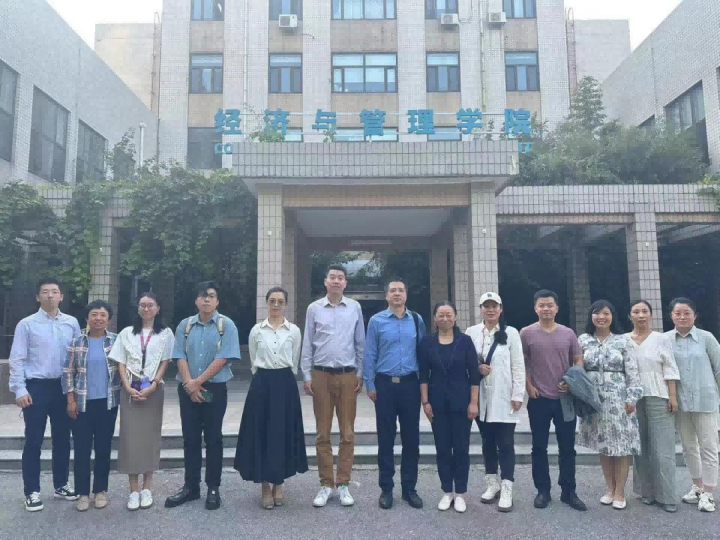 蒼穹數(shù)碼與北京工業(yè)大學(xué)舉行產(chǎn)學(xué)合作座談會暨“優(yōu)質(zhì)就業(yè)創(chuàng)業(yè)基地”、“創(chuàng)新創(chuàng)業(yè)實(shí)訓(xùn)基地”授牌儀式