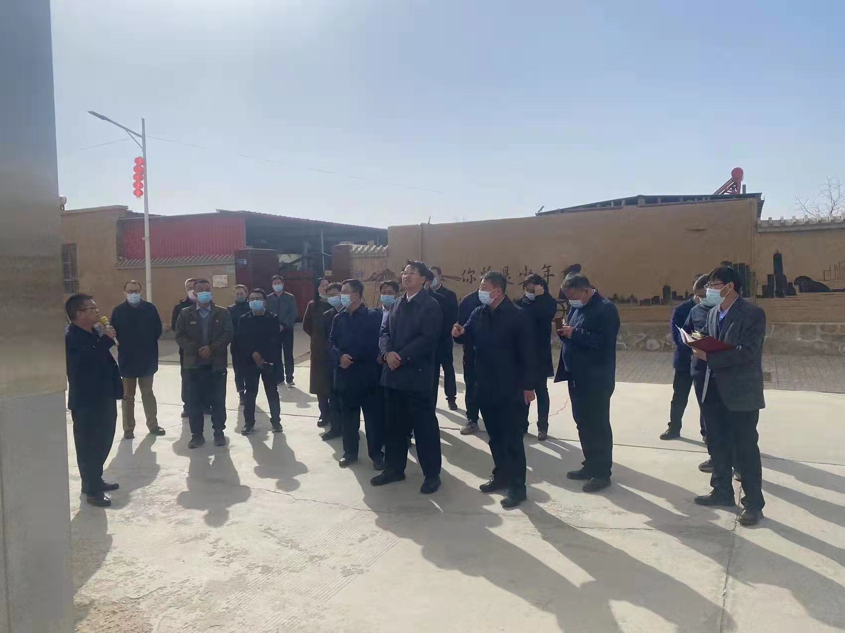 寧夏回族自治區(qū)黨委常委、秘書長雷東生一行調(diào)研賀蘭縣宅基地改革試點(diǎn)項(xiàng)目