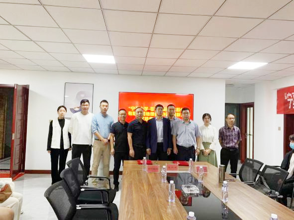 寧夏大學(xué)-蒼穹數(shù)碼“地理信息科學(xué)創(chuàng)新人才培養(yǎng)實踐基地”簽約及揭牌儀式成功舉辦！